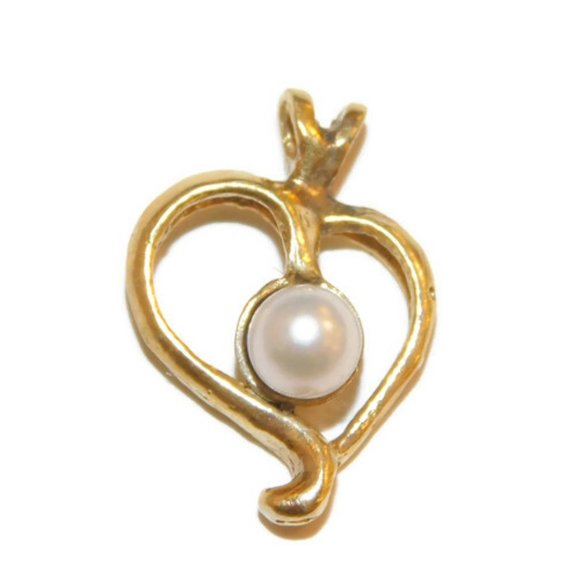 Heart with Pearl Pendant 14k Yellow Gold